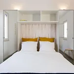 Adell Apartment