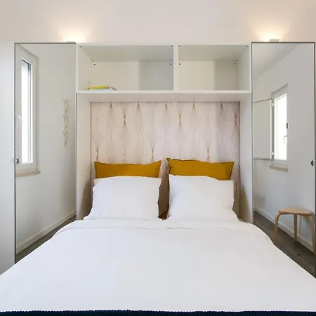 Adell Apartment